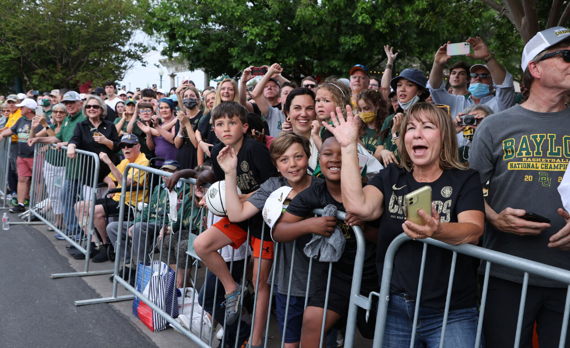 baylorparadecrowd.jpg